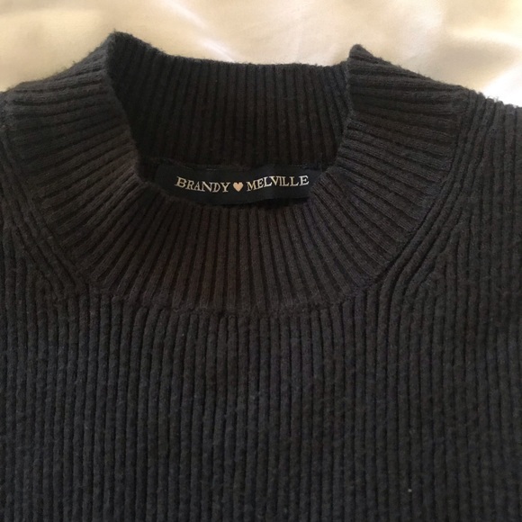 ❌SOLD❌BRANDY MELVILLE OLIVE GREEN KAITLYN KNIT - Picture 4 of 5